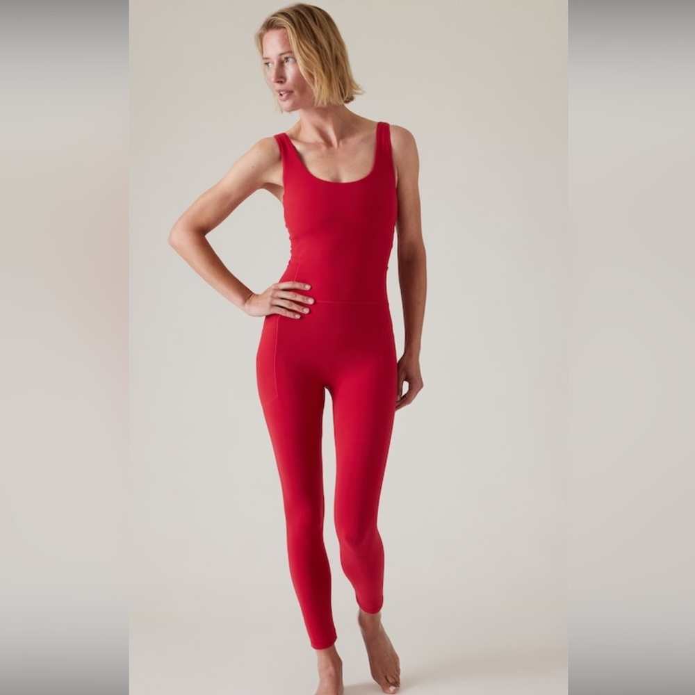 NWT. Athleta Salutation 7/8 Bodysuit in Clover Berry.